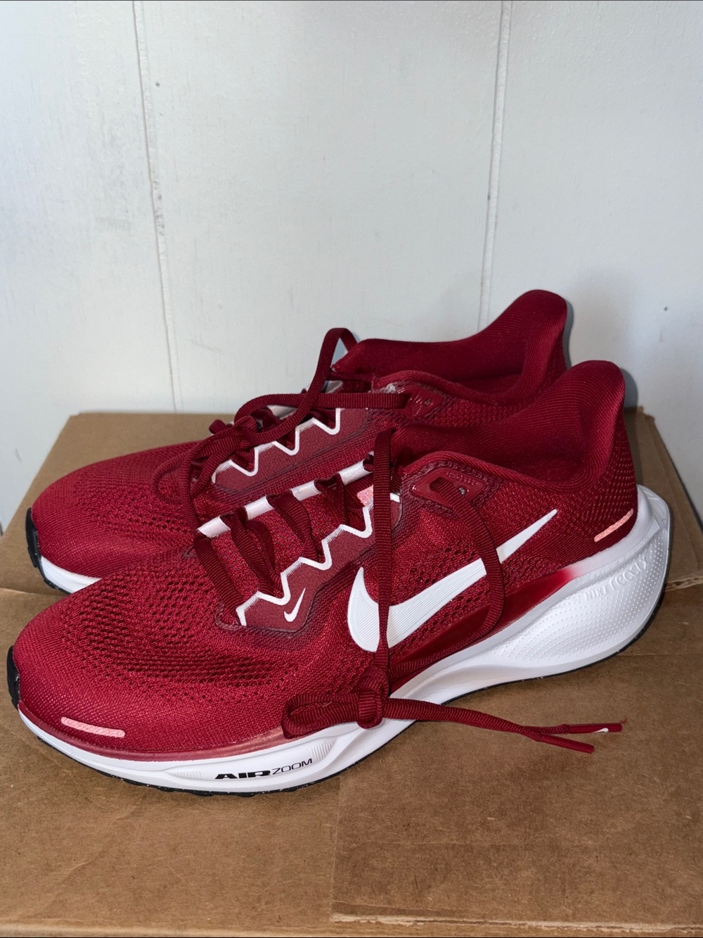Nike Red Running Sneakers with White Swoosh size 7 - Picture 3 of 5